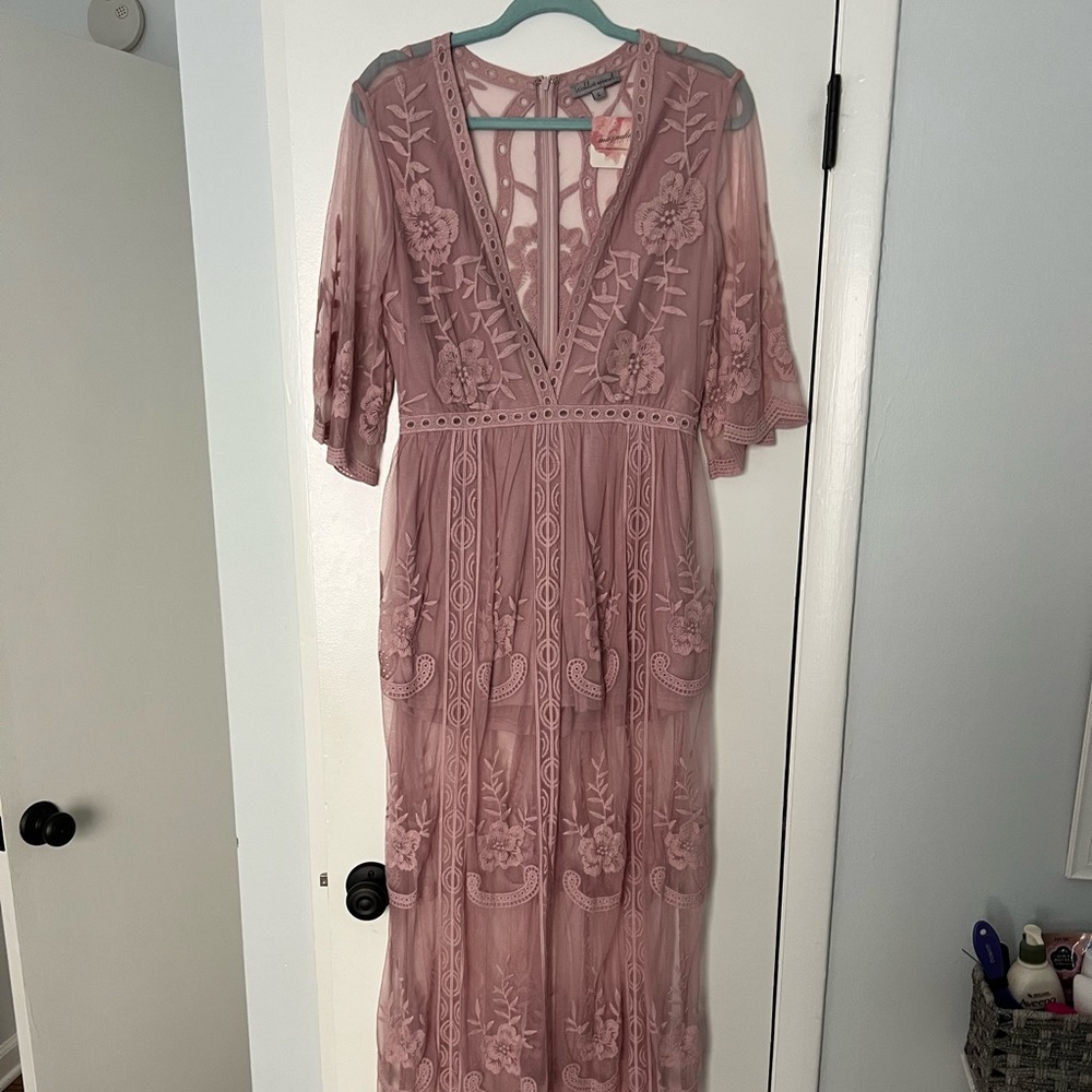 Dusty pink maxi dress with sleeves